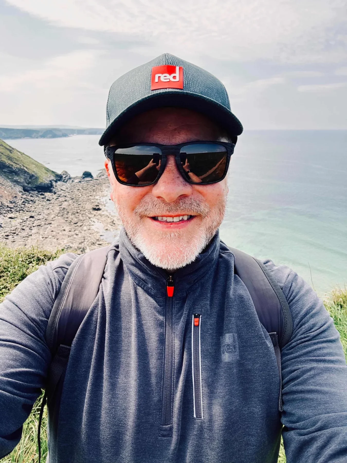 Ant's walking the coast